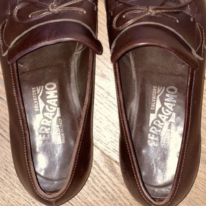 Salvatore Ferragamo BEAUTIFUL shoes Dark Brown with tassel & lace tie. Sz 9.5